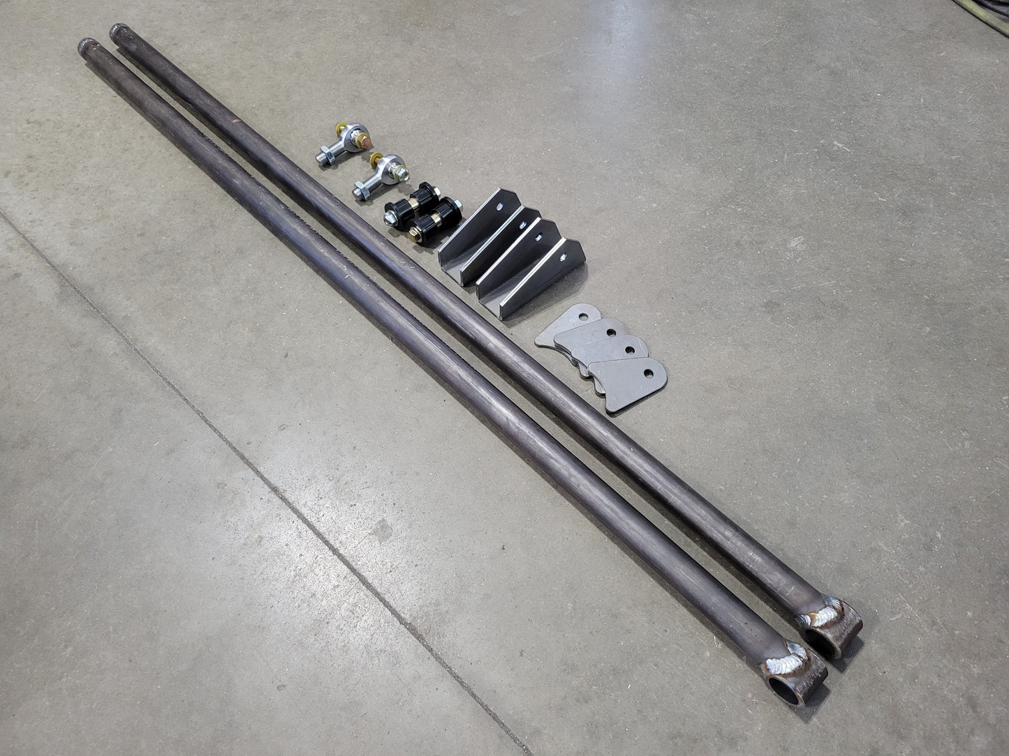 Universal 78in Weld On Traction Bar Kit